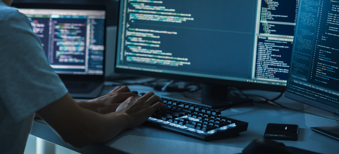 Diferentes ordenadores con lenguaje de programación